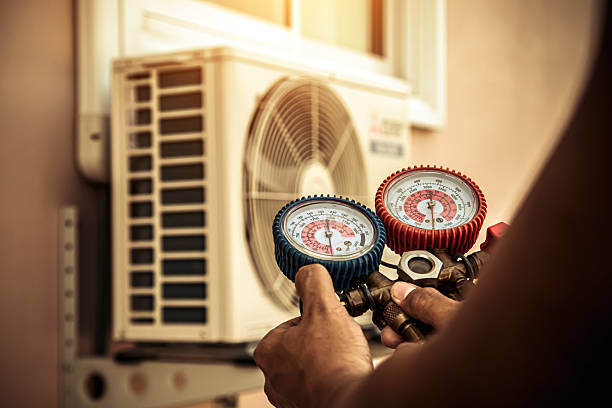 Professional Hvac technician working in Joliet, IL